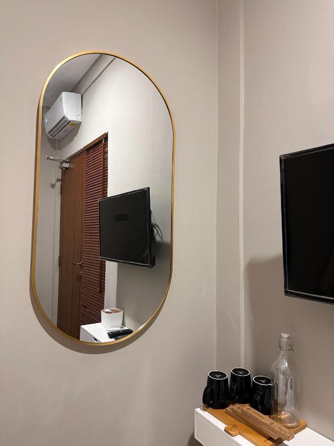 Lugano Arte Homestay Джакарта Экстерьер фото