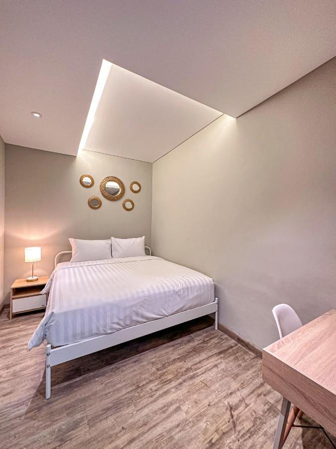Lugano Arte Homestay Джакарта Экстерьер фото