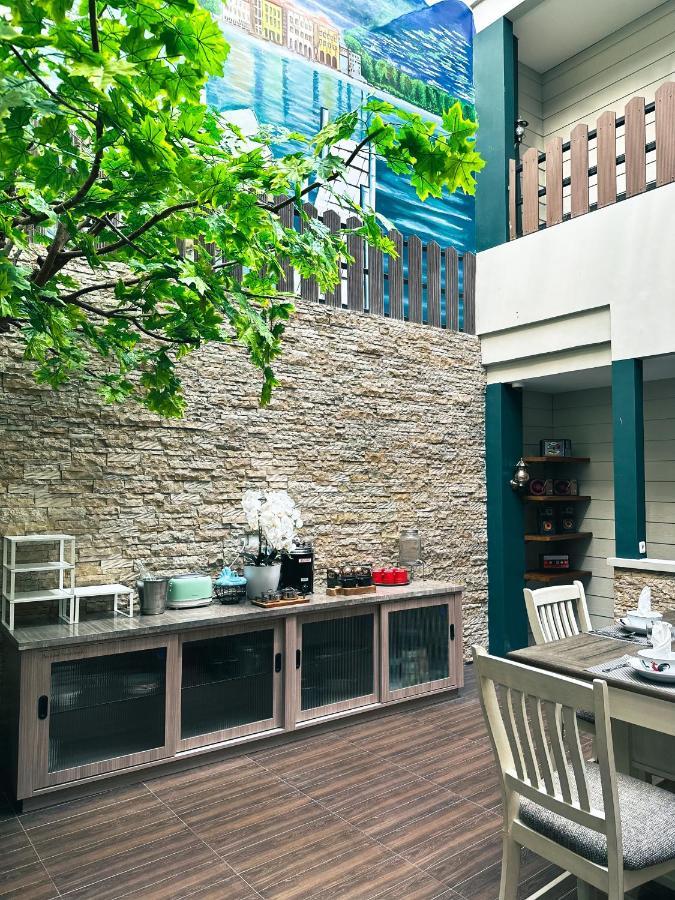 Lugano Arte Homestay Джакарта Экстерьер фото