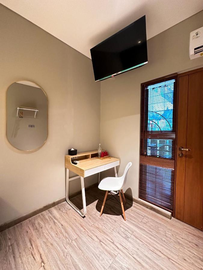 Lugano Arte Homestay Джакарта Экстерьер фото
