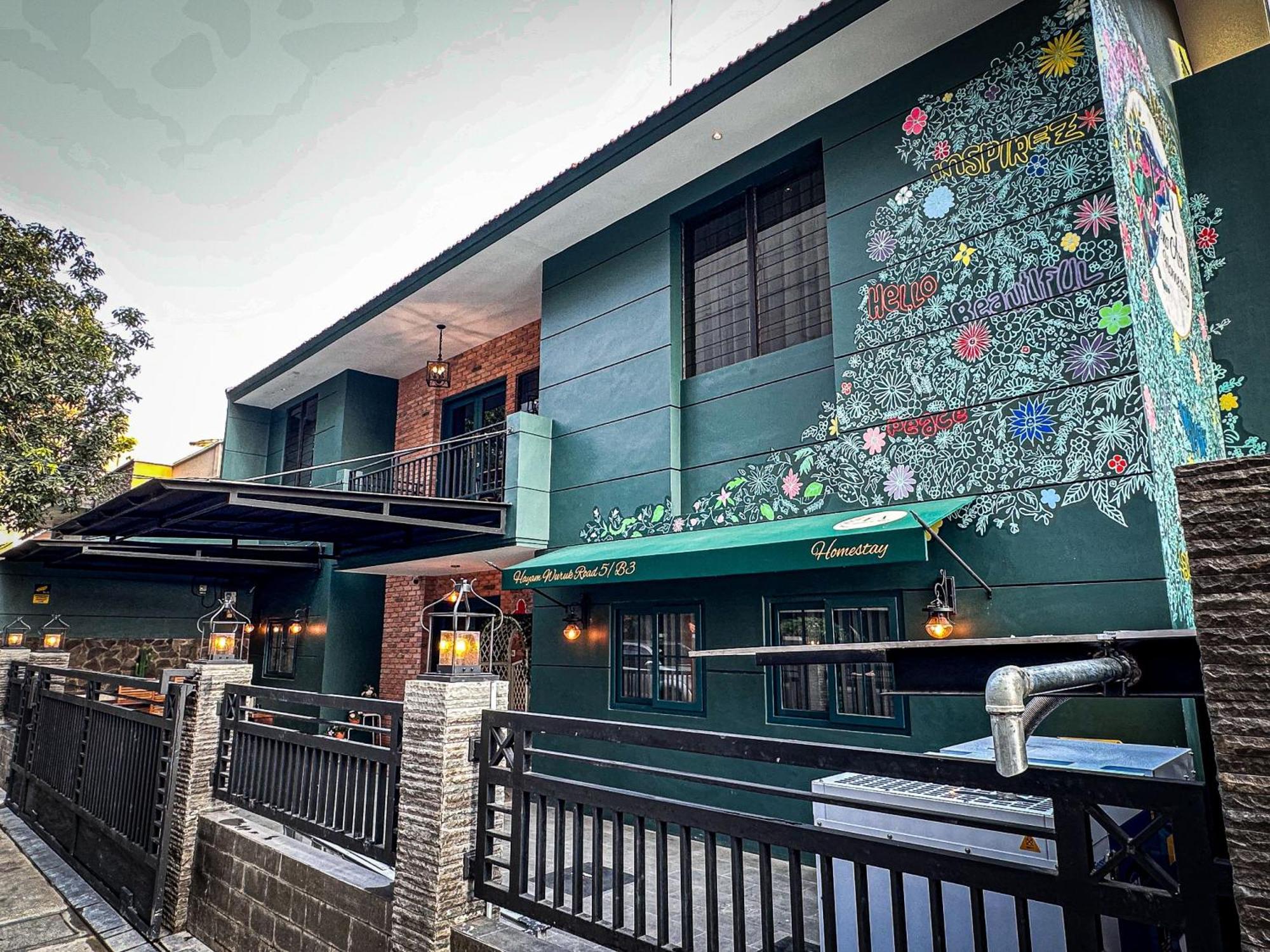 Lugano Arte Homestay Джакарта Экстерьер фото